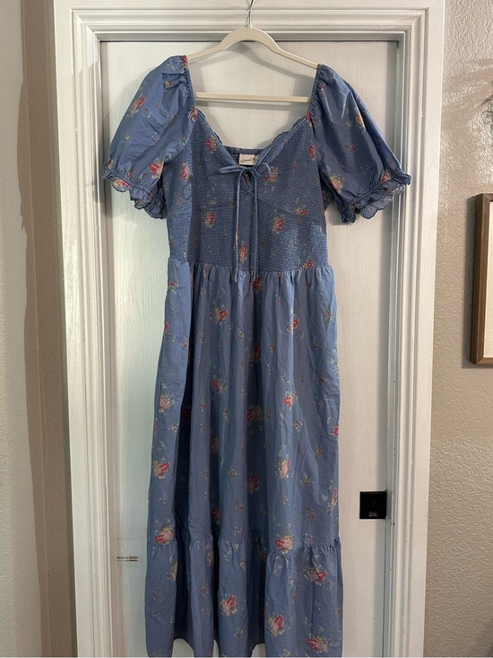 Universal Thread Dresses & Skirts - Universal Thread Light Blue Floral Smocked Dress